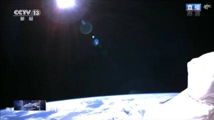 太空视角下的地球,到底有几种颜色?